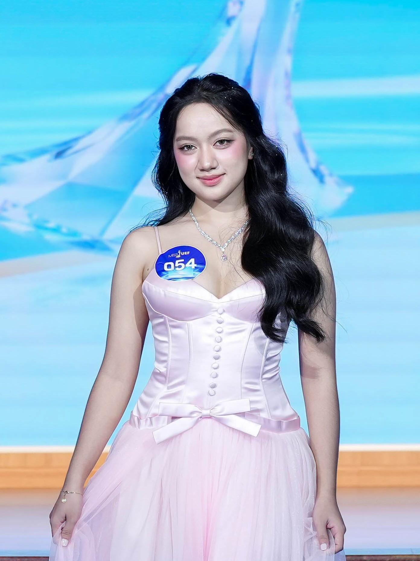 Lê Nguyễn Gia Hân